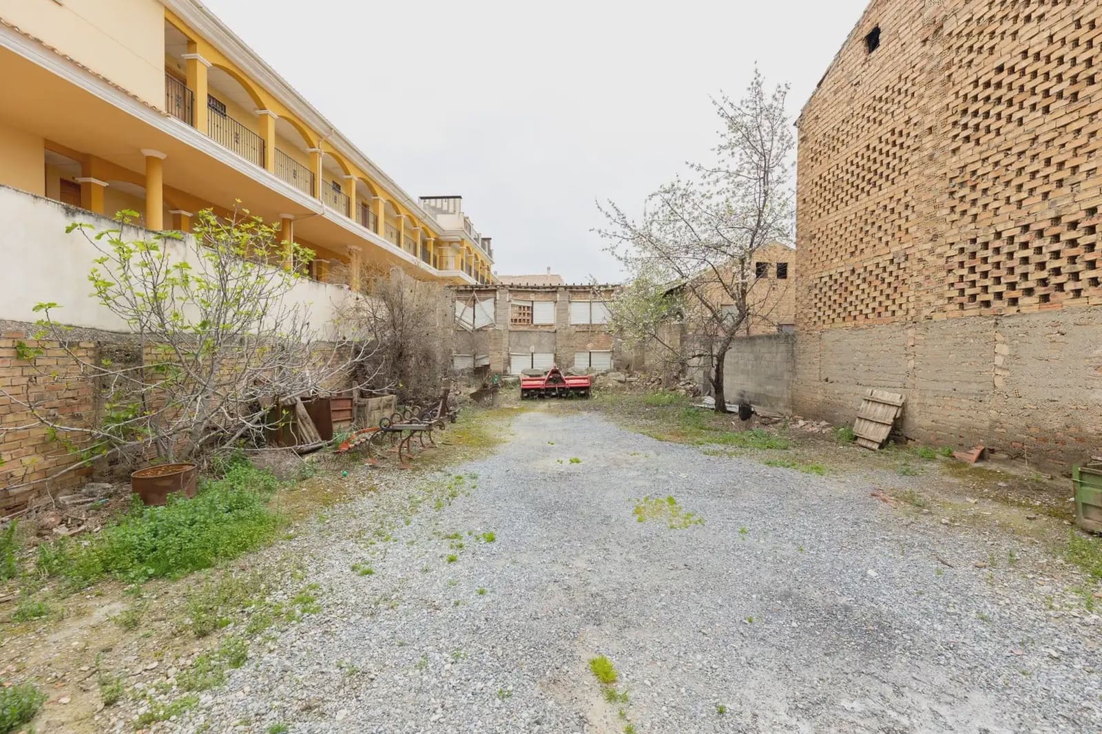 Building Plot for sale in Churriana de la Vega - € 240,000 (Ref: 9836882)