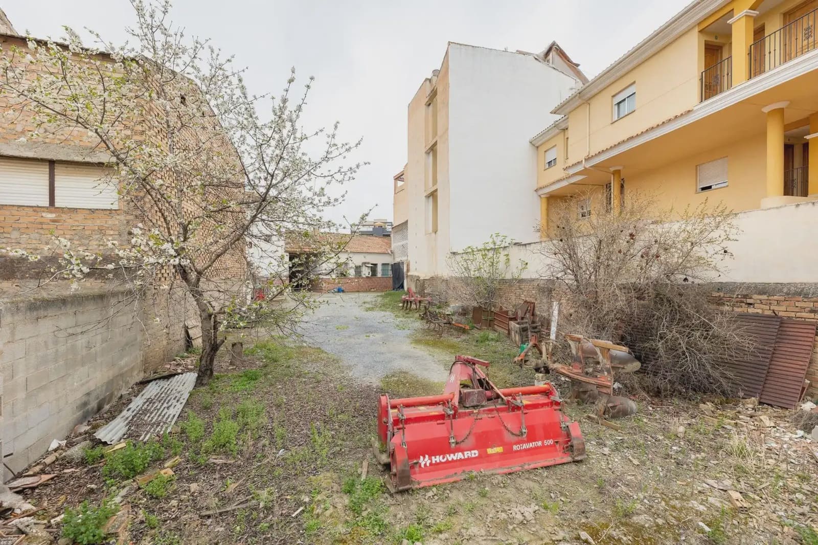 Building Plot for sale in Churriana de la Vega - € 240,000 (Ref: 9836882)