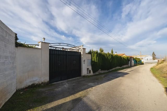 Finca/Herregård til salgs i Maracena med svømmebasseng - € 195 000 (Ref: 9836883)
