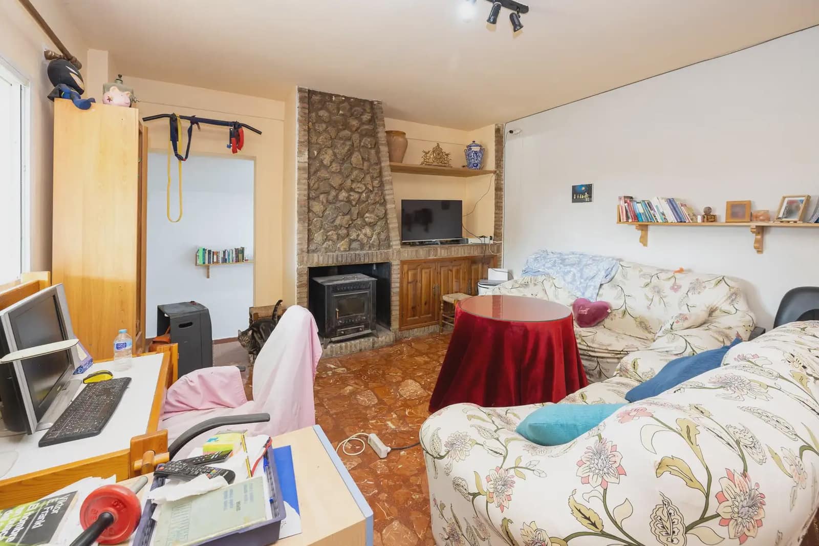 Finca/Casa Rural en Maracena en venta con piscina - 195.000 € (Ref: 9836883)