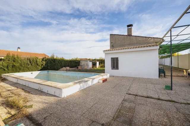Finca/Herregård til salgs i Maracena med svømmebasseng - € 195 000 (Ref: 9836883)