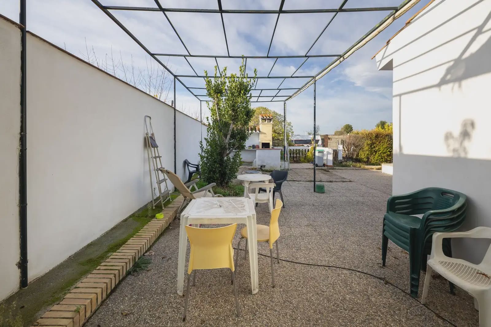 Finca/Casa Rural en Maracena en venta con piscina - 195.000 € (Ref: 9836883)