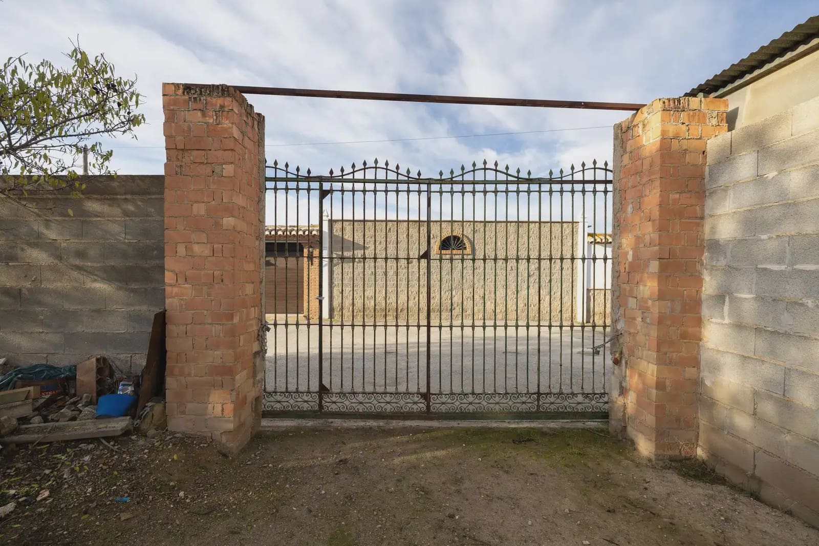 Finca/Casa Rural en Maracena en venta con piscina - 195.000 € (Ref: 9836883)