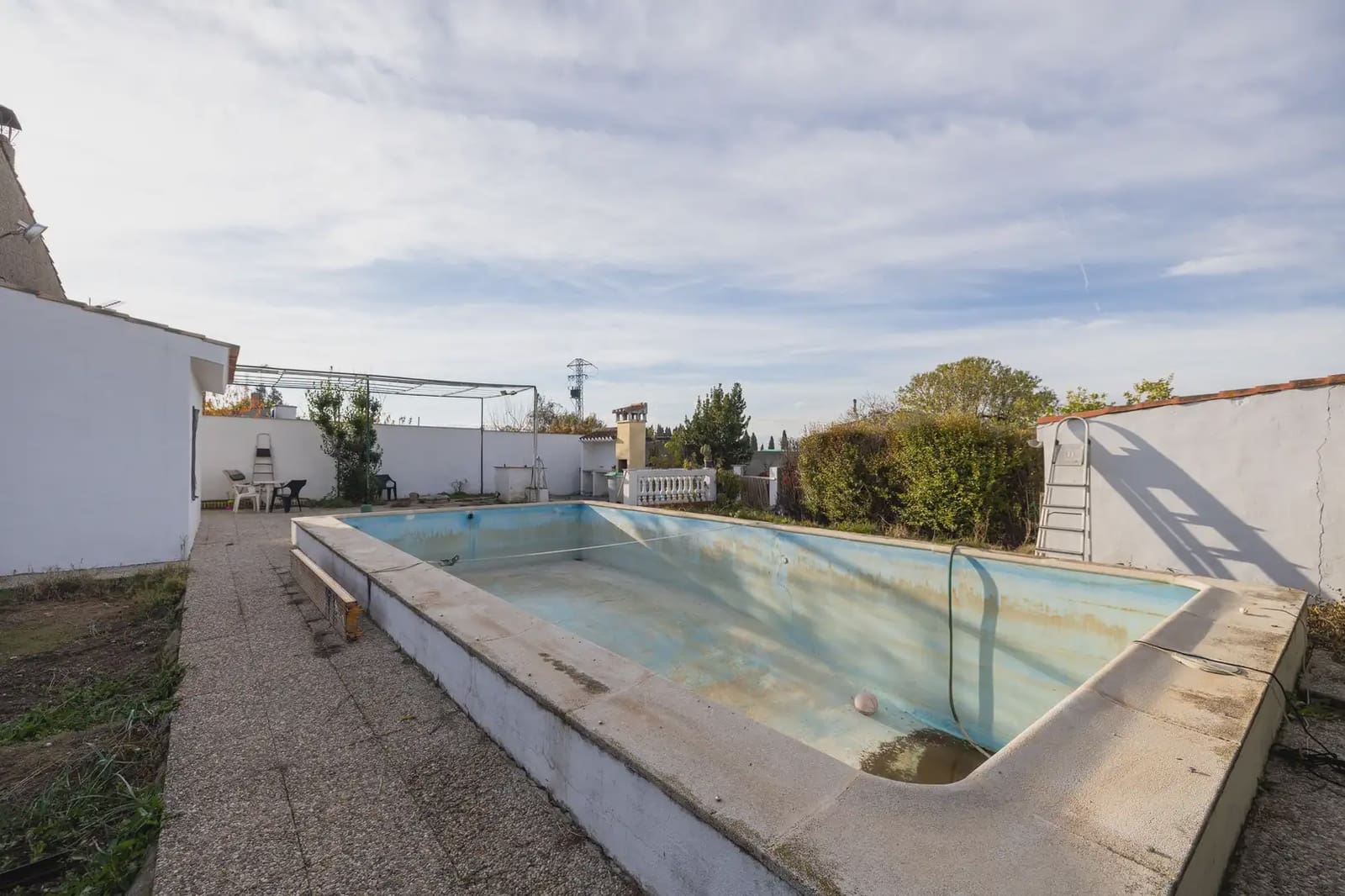 Finca/Casa Rural en Maracena en venta con piscina - 195.000 € (Ref: 9836883)