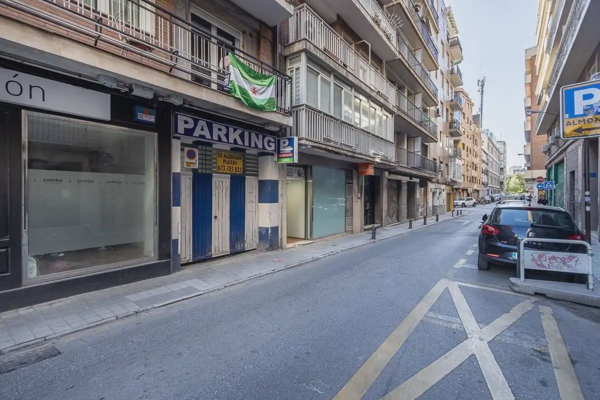 Garage for sale in Granada city - € 630,000 (Ref: 9836885)