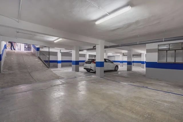 Garage for sale in Centro - Sagrario, Granada city - € 630,000 (Ref: 9836885)
