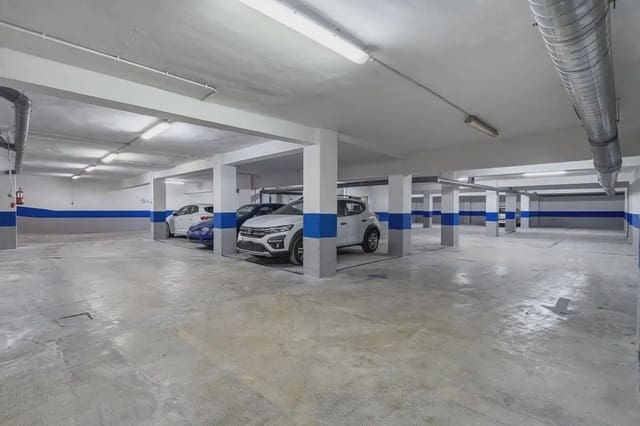 Garage for sale in Centro - Sagrario, Granada city - € 630,000 (Ref: 9836885)
