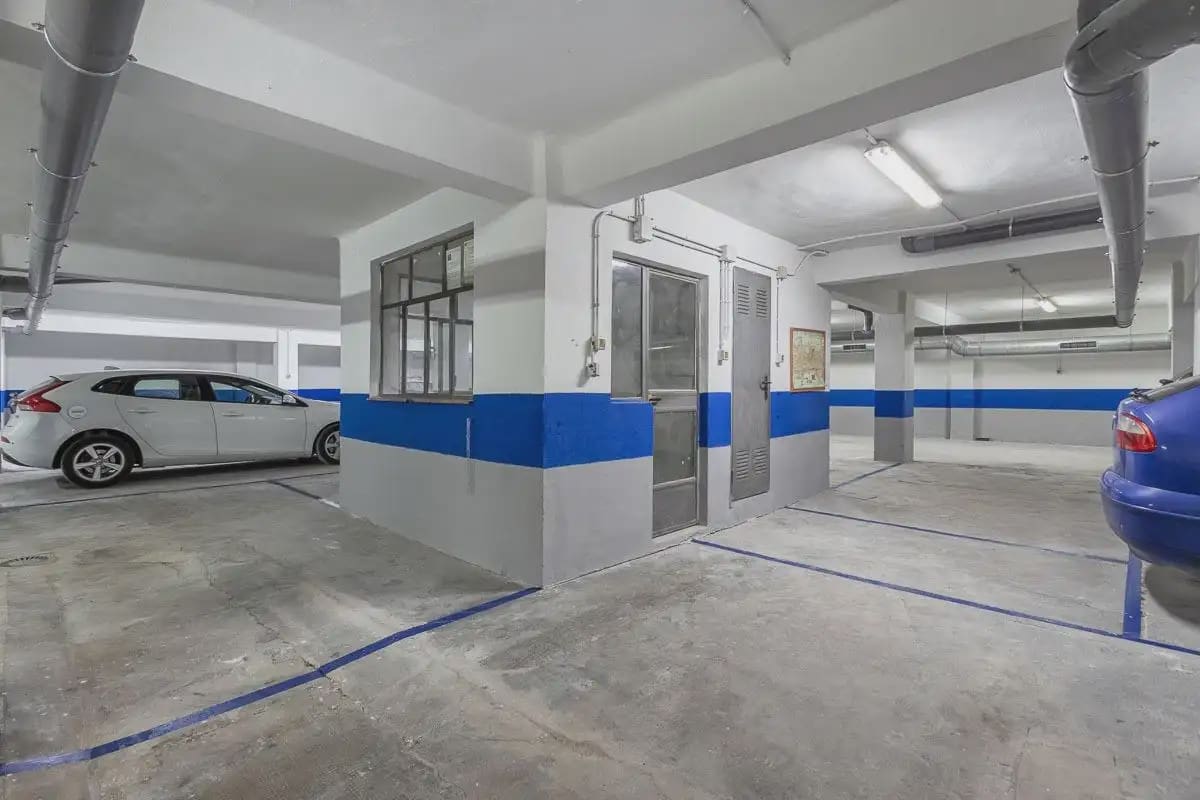 Garage for sale in Granada city - € 630,000 (Ref: 9836885)