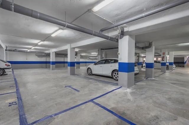 Garage for sale in Centro - Sagrario, Granada city - € 630,000 (Ref: 9836885)