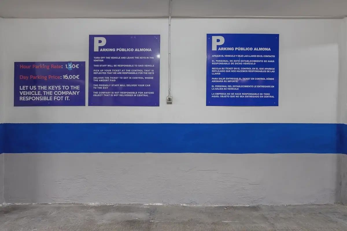 Garage for sale in Granada city - € 630,000 (Ref: 9836885)