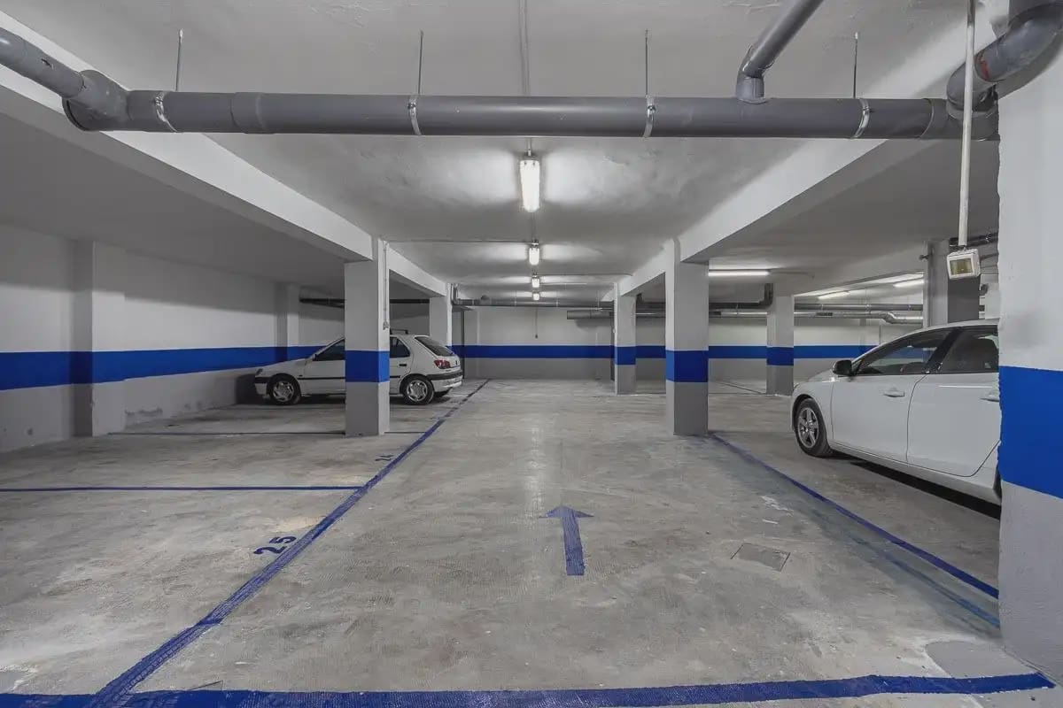 Garage for sale in Granada city - € 630,000 (Ref: 9836885)