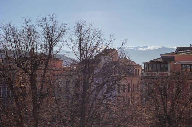 Hus til salgs i Centro - Sagrario, Granada by - € 1 050 000 (Ref: 9836890)