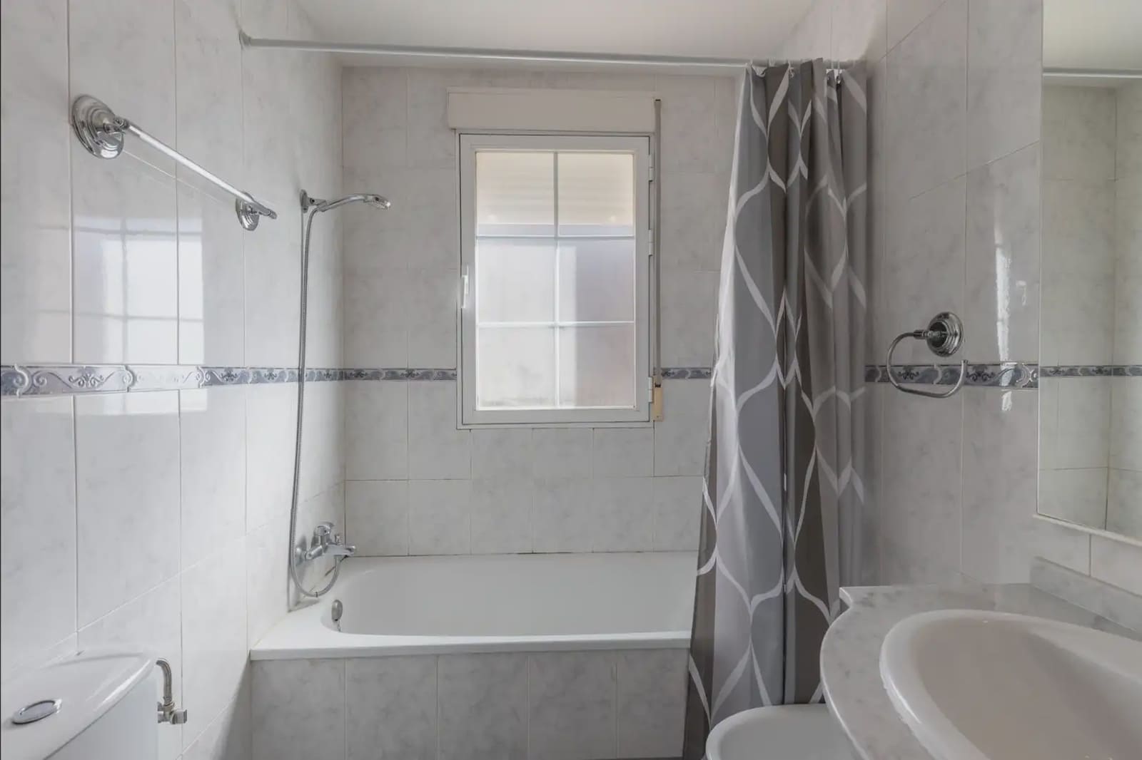 Terraced Villa for sale in Cajar with garage - € 329,000 (Ref: 9836892)
