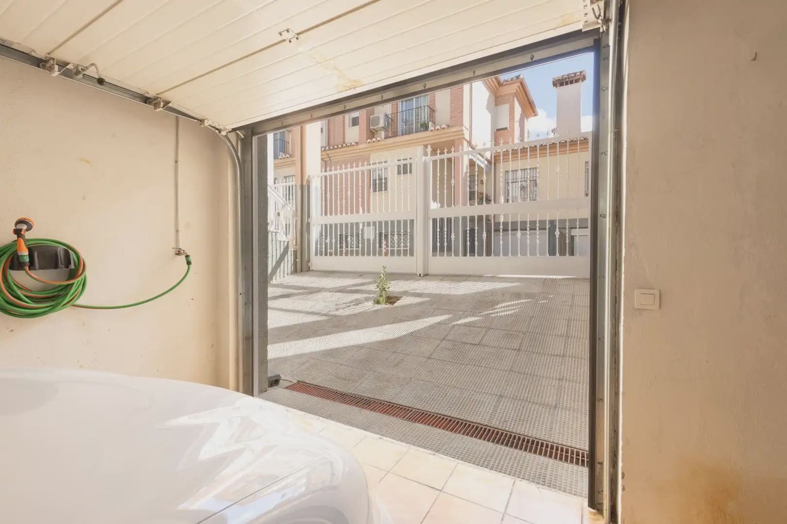 Terraced Villa for sale in Cajar with garage - € 329,000 (Ref: 9836892)