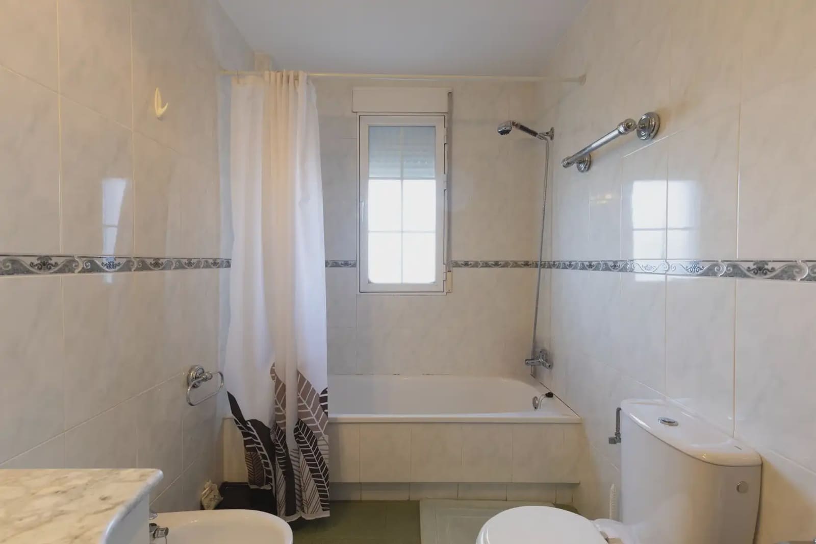 Terraced Villa for sale in Cajar with garage - € 329,000 (Ref: 9836892)