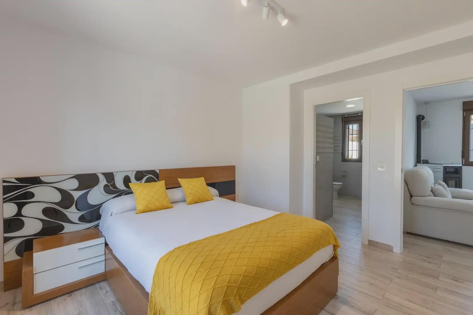 Kjedet enebolig til salgs i La Zubia med garasje - € 420 000 (Ref: 9836893)