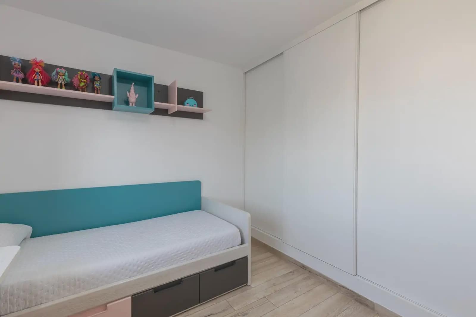 Kjedet enebolig til salgs i La Zubia med garasje - € 420 000 (Ref: 9836893)