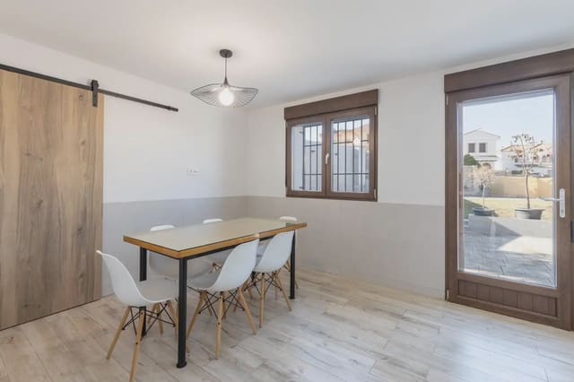 Kjedet enebolig til salgs i La Zubia med garasje - € 420 000 (Ref: 9836893)