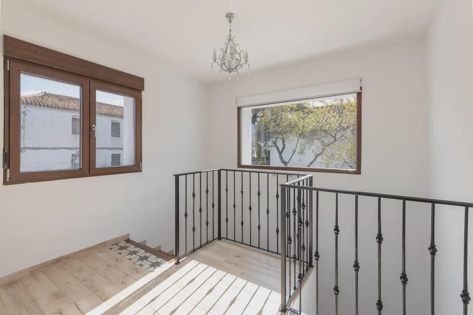 Kjedet enebolig til salgs i La Zubia med garasje - € 420 000 (Ref: 9836893)