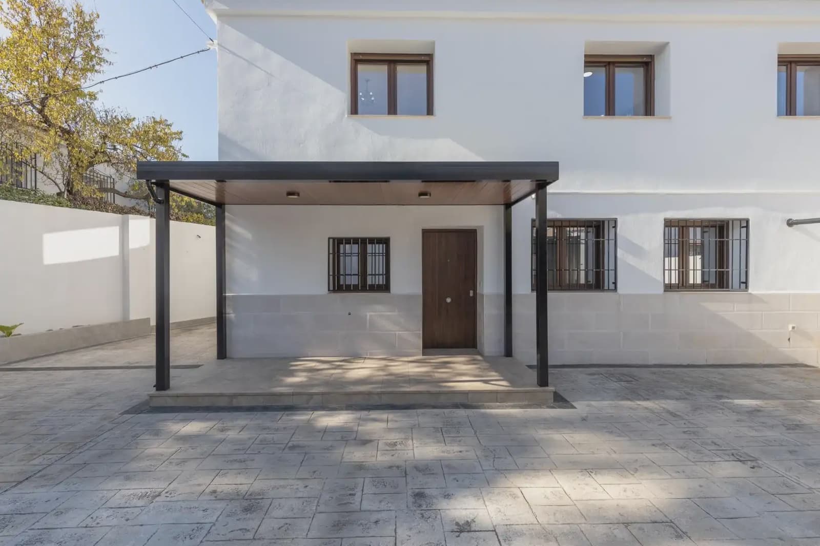 Kjedet enebolig til salgs i La Zubia med garasje - € 420 000 (Ref: 9836893)