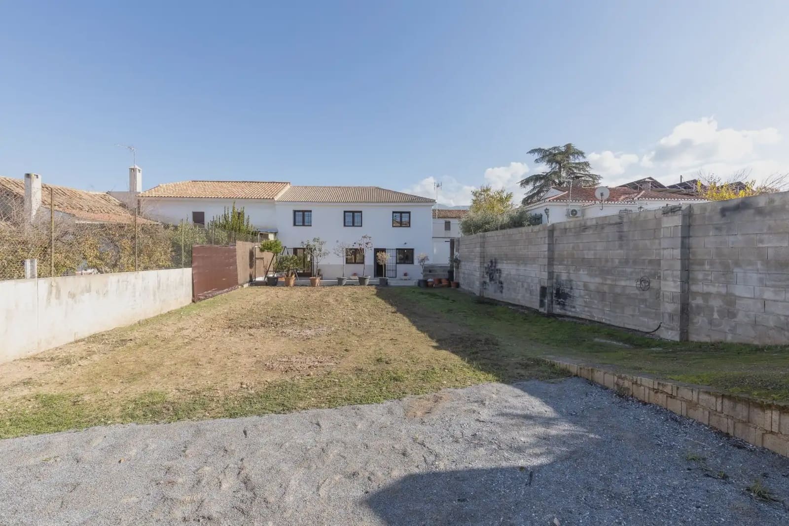 Kjedet enebolig til salgs i La Zubia med garasje - € 420 000 (Ref: 9836893)
