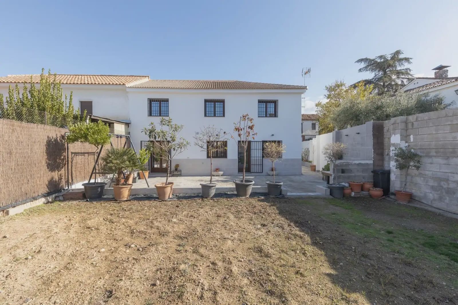 Kjedet enebolig til salgs i La Zubia med garasje - € 420 000 (Ref: 9836893)