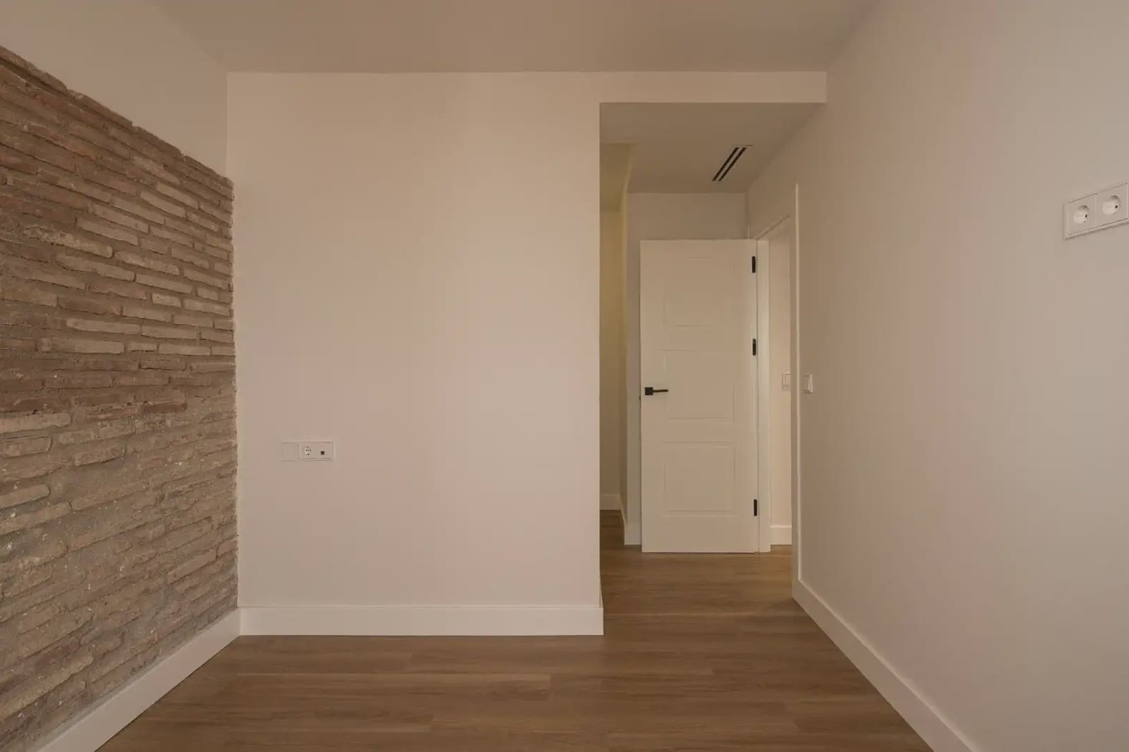 Flat te koop in Granada stad - € 397.000 (Ref: 9836896)