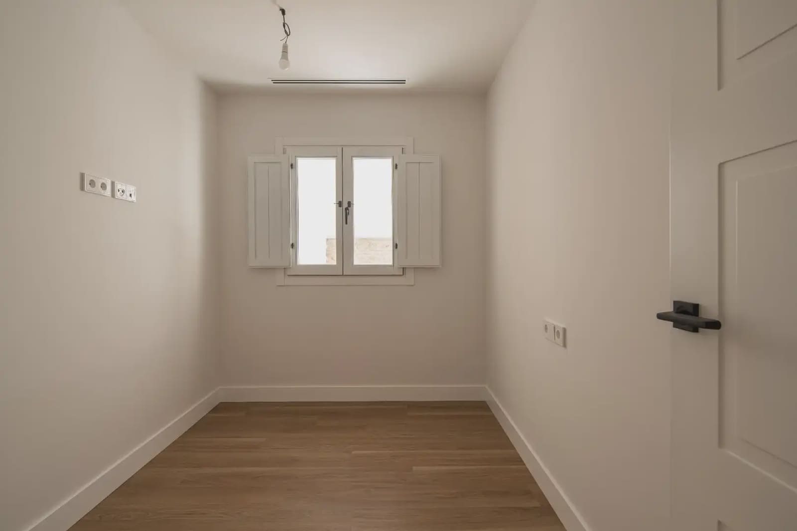Flat te koop in Granada stad - € 397.000 (Ref: 9836896)