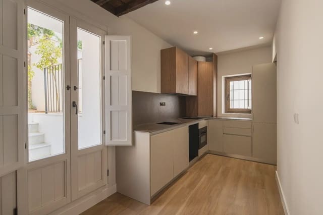 Flat te koop in Albaicin, Granada stad - € 397.000 (Ref: 9836896)