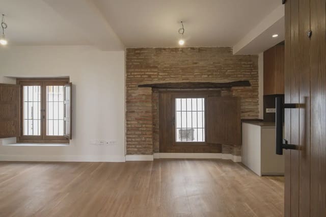 Flat te koop in Albaicin, Granada stad - € 233.000 (Ref: 9836898)