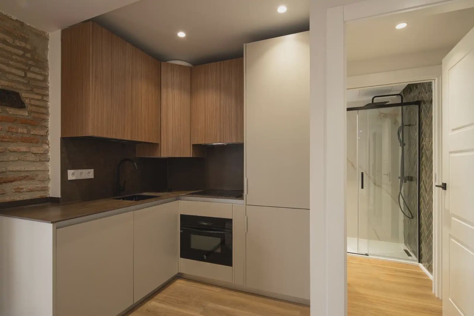 Flat te koop in Granada stad - € 233.000 (Ref: 9836898)