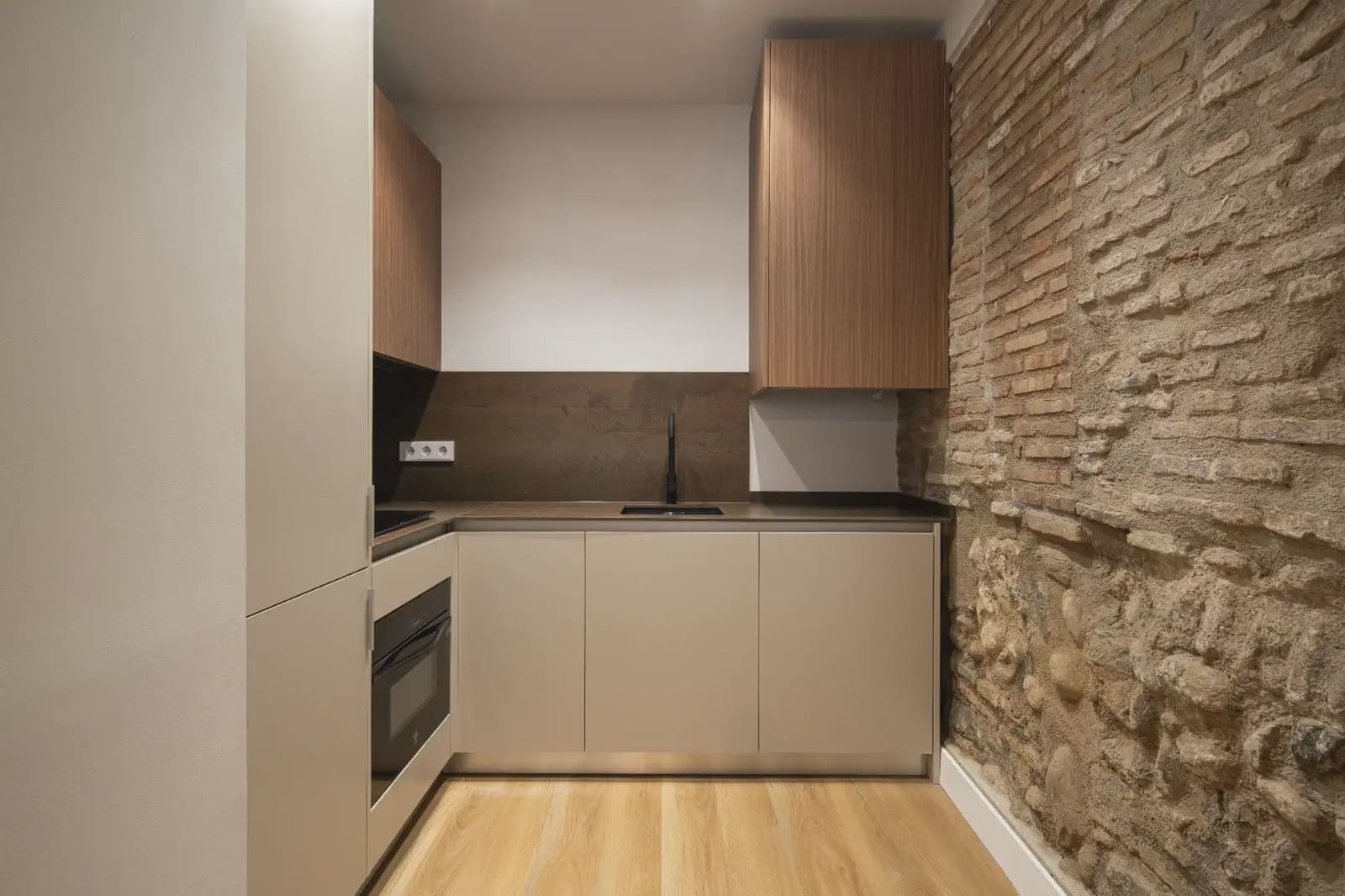 Flat te koop in Granada stad - € 269.000 (Ref: 9836899)