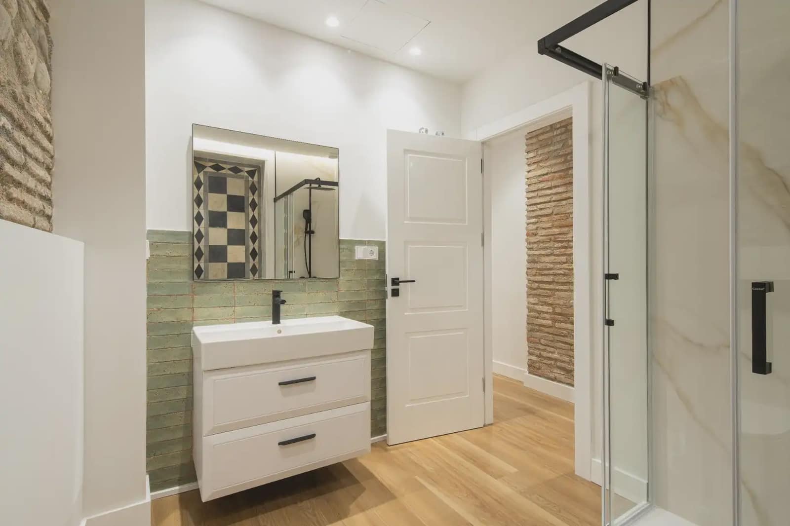 Flat te koop in Granada stad - € 269.000 (Ref: 9836899)