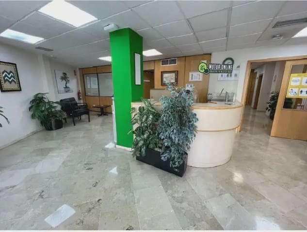 Commerciale da affittare in Figares, Granada città - 2.600 € (Rif: 9836900)
