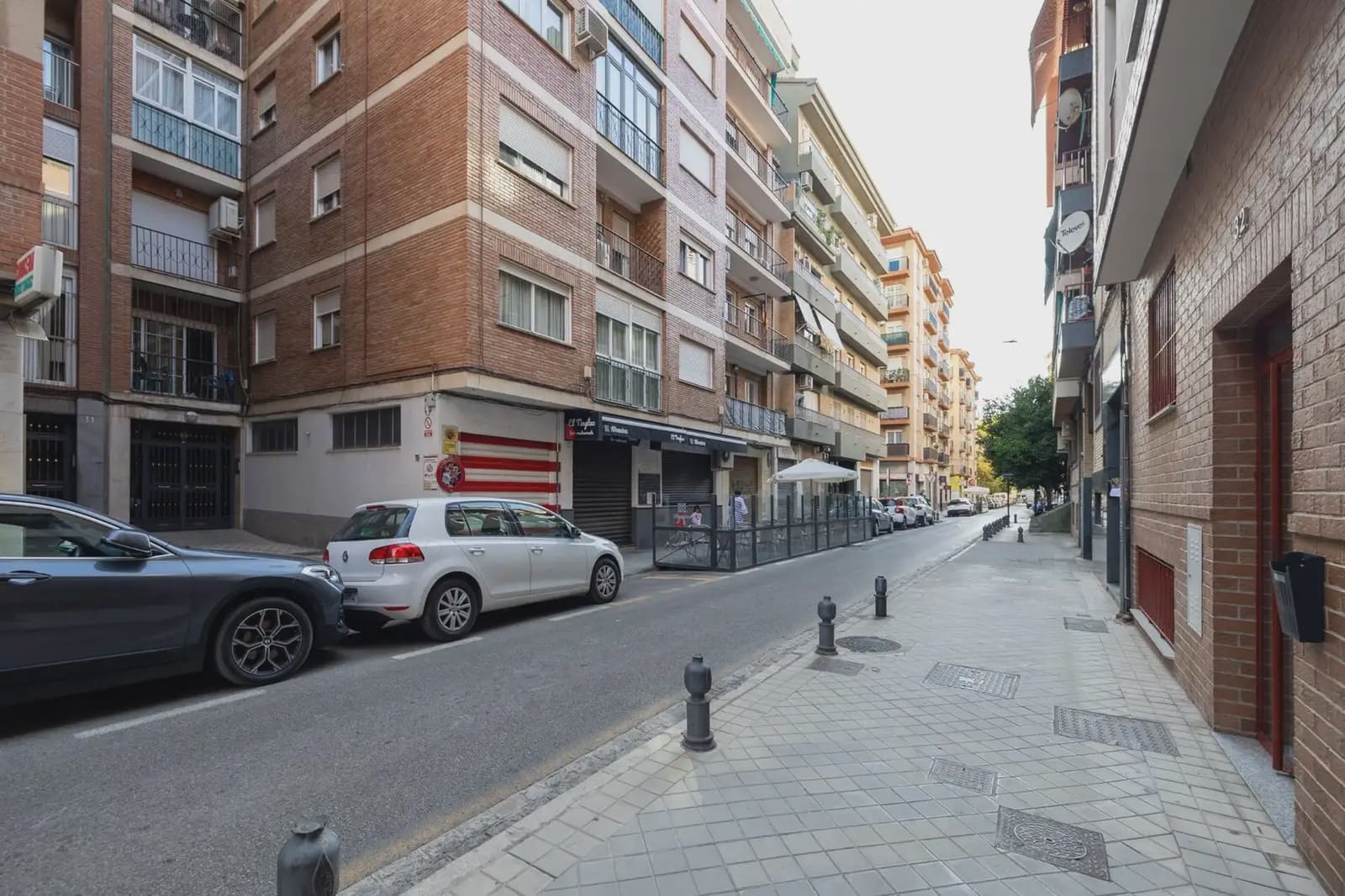 Local Comercial en Granada ciudad en alquiler - 600 € (Ref: 9836904)