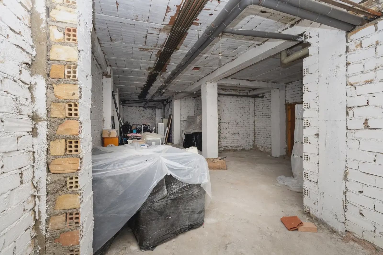 Local Comercial en Granada ciudad en alquiler - 600 € (Ref: 9836904)