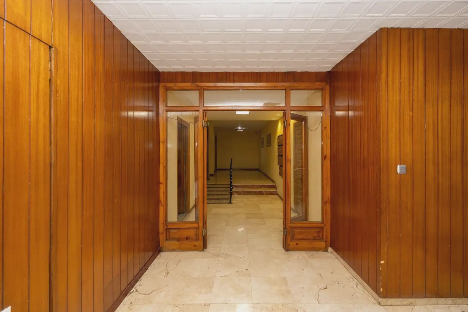 Local Comercial en Granada ciudad en alquiler - 600 € (Ref: 9836904)