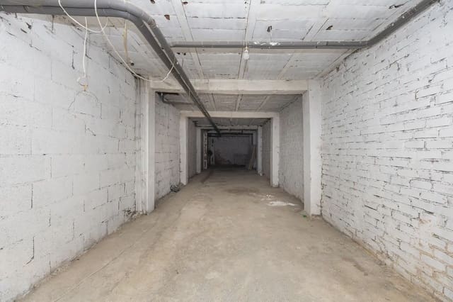 Local Comercial en Figares, Granada ciudad en alquiler - 600 € (Ref: 9836904)