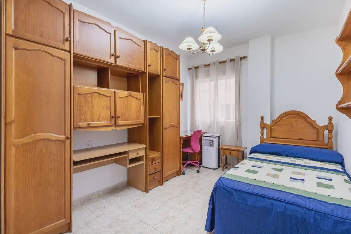 3 slaapkamer Flat te koop in Granada stad - € 230.000 (Ref: 9836906)