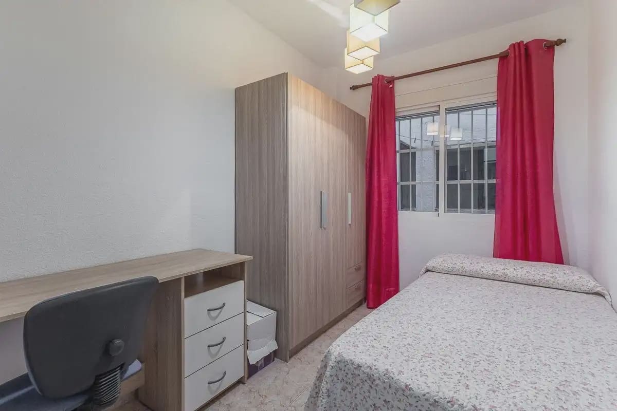 3 slaapkamer Flat te koop in Granada stad - € 230.000 (Ref: 9836906)