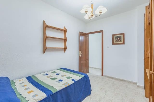 3 slaapkamer Flat te koop in Albaicin, Granada stad - € 230.000 (Ref: 9836906)