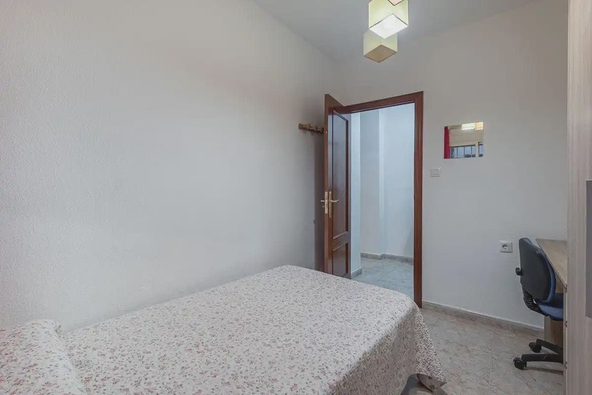 3 slaapkamer Flat te koop in Granada stad - € 230.000 (Ref: 9836906)