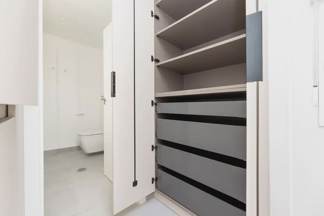 Leilighet til salgs i San Matías - Realejo, Granada by - € 198 500 (Ref: 9836908)