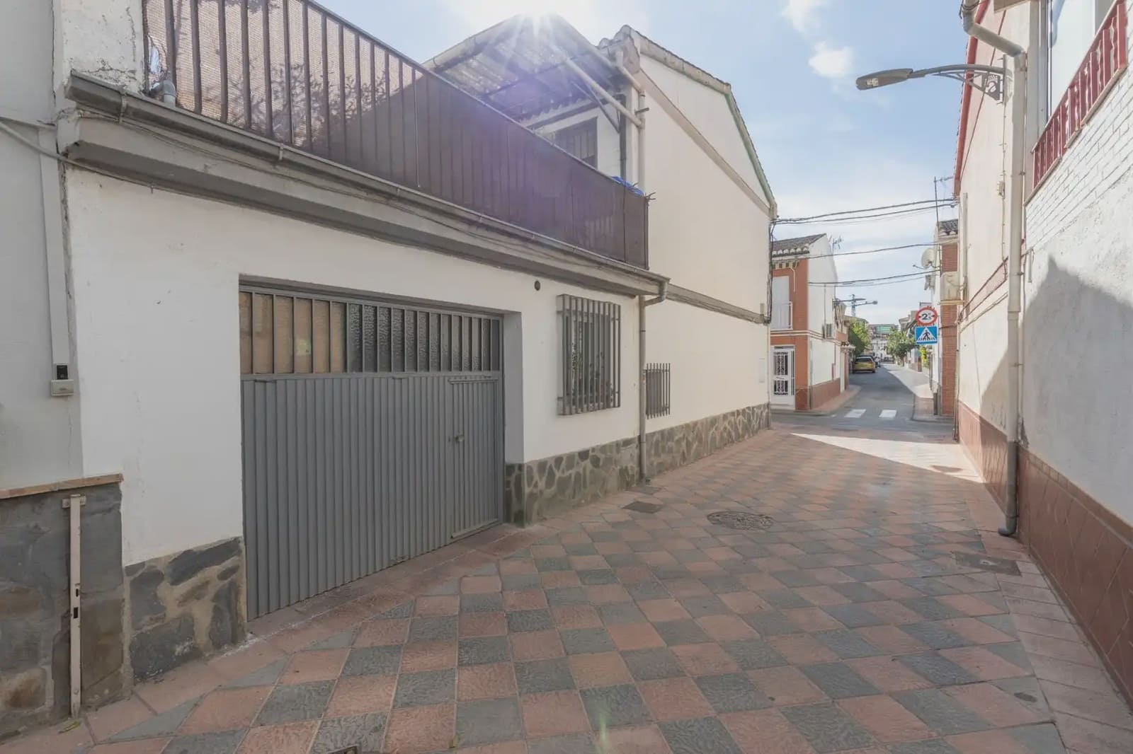 Semi-detached Villa for sale in Armilla with garage - € 225,000 (Ref: 9836909)