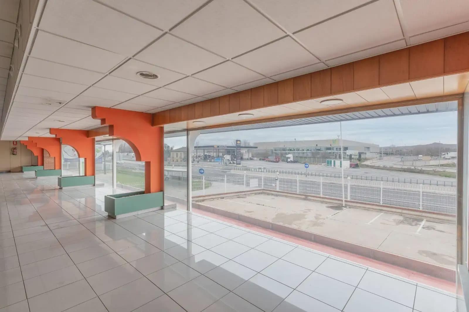 Local Comercial en Santa Fe en venta - 1.800.000 € (Ref: 9836911)