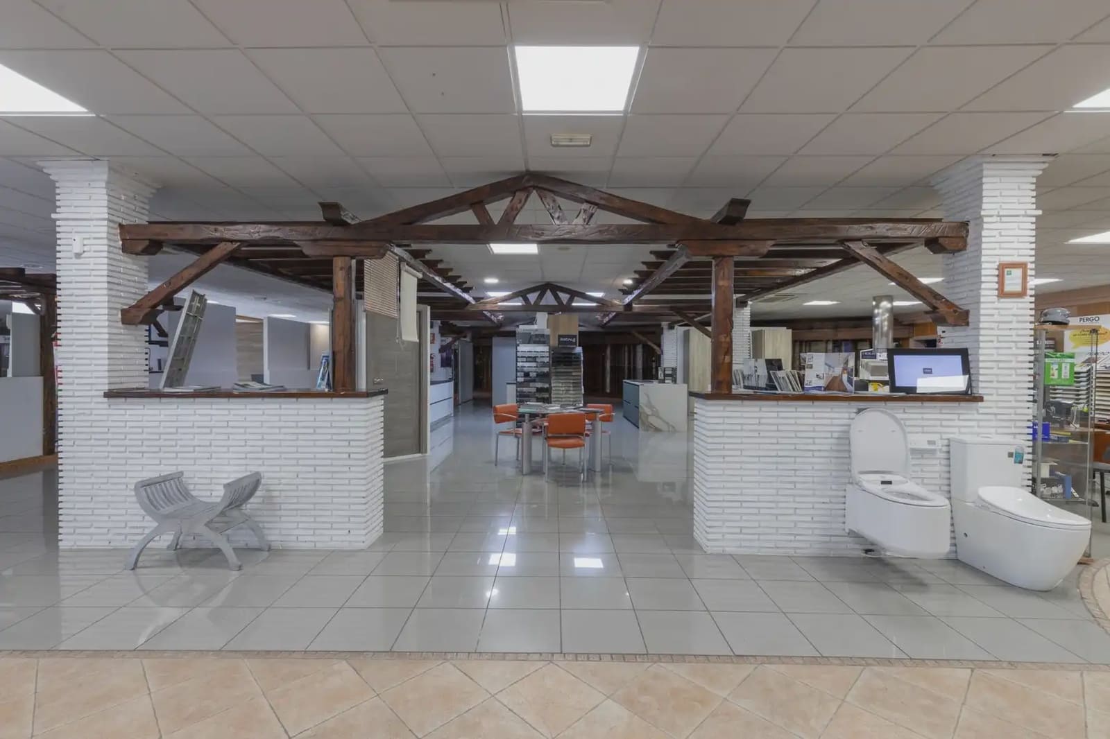 Local Comercial en Santa Fe en venta - 1.800.000 € (Ref: 9836911)
