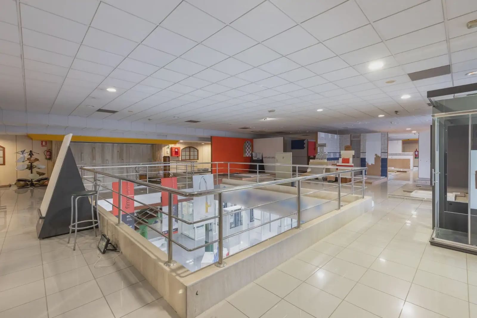 Local Comercial en Santa Fe en venta - 1.800.000 € (Ref: 9836911)