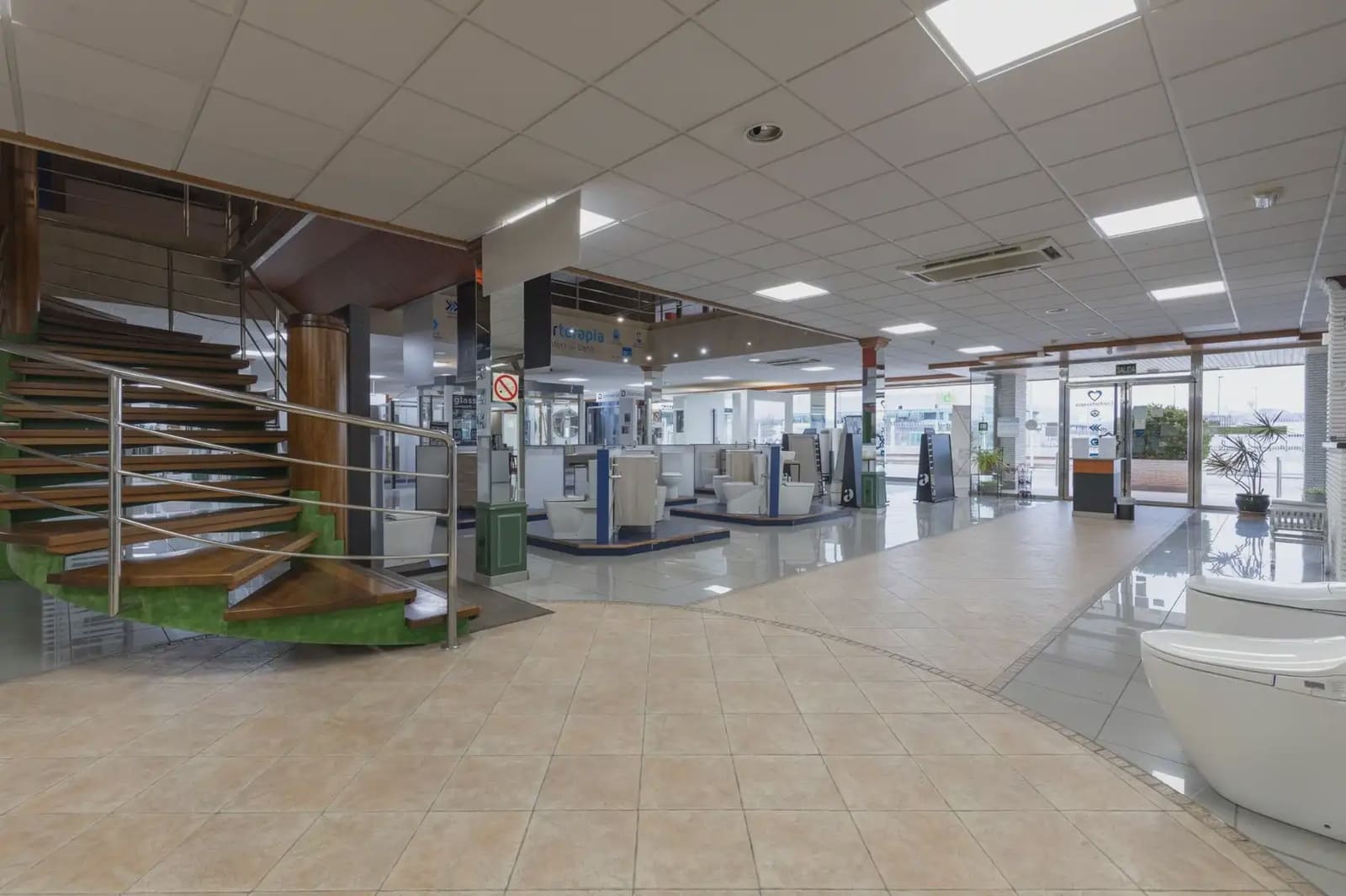 Local Comercial en Santa Fe en venta - 1.800.000 € (Ref: 9836911)