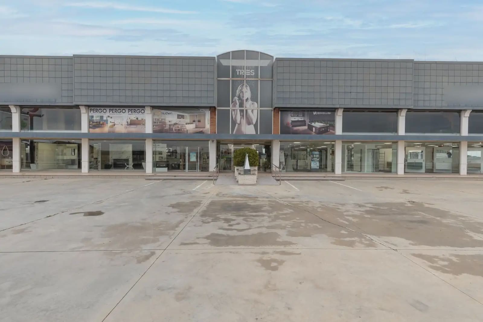 Local Comercial en Santa Fe en venta - 1.800.000 € (Ref: 9836911)