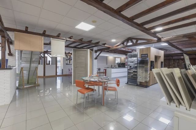 Erhverv til salg i Santa Fe - € 1.800.000 (Ref: 9836911)